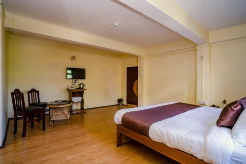 Hotel Magpie Mall Road Residency (mg Marg)