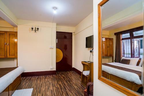 Hotel Magpie Mall Road Residency (mg Marg)