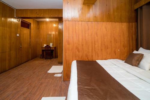 Hotel Magpie Mall Road Residency (mg Marg)