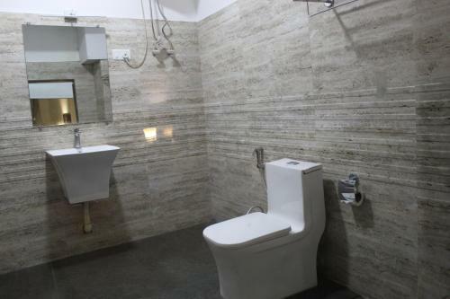 Hotel The Leenor Regency