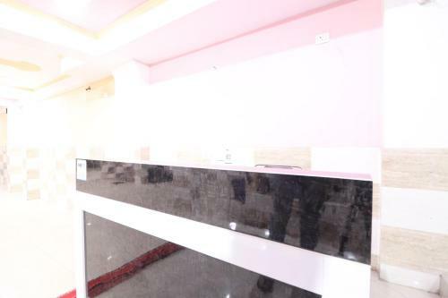 Red Rose Hotel