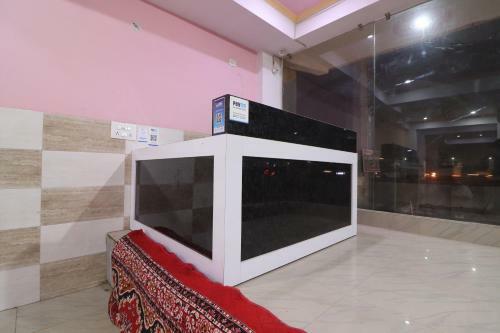 Red Rose Hotel