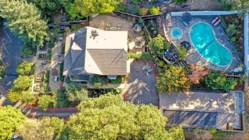 Villa Award Winning Art Mansion Estate