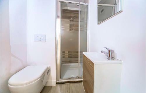 Awesome Apartment In Xilxes With 3 Bedrooms