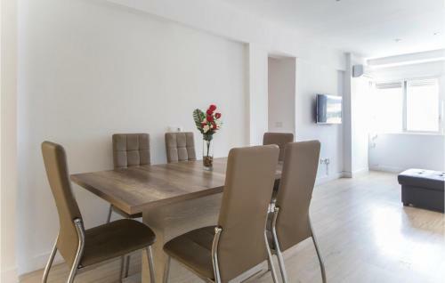 Awesome Apartment In Xilxes With 3 Bedrooms