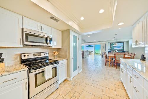 Hawaiian Style On Beach Rd