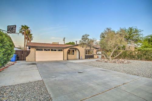 Chic Desert Hot Springs Oasis With Game Room!