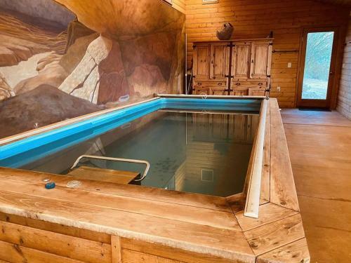 Crown Villa 5000 Plus Sq Ft With Private Hot Spring Soaking Pools, Lap Pool And Gym