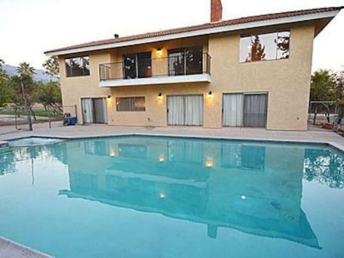 Villa Estate Home With Huge Pool(New Listing)