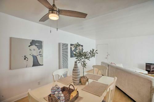 Sunny West Coast Apartment 7 Mi To Beaches!