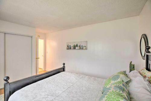 Sunny West Coast Apartment 7 Mi To Beaches!