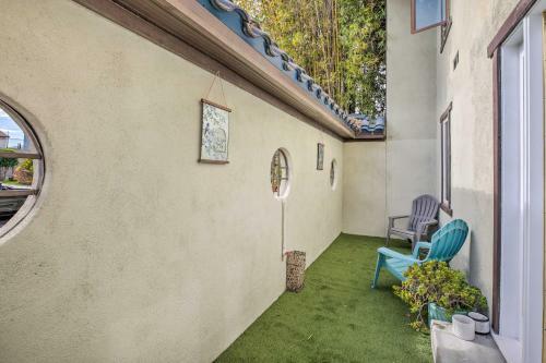 Sunny West Coast Apartment 7 Mi To Beaches!