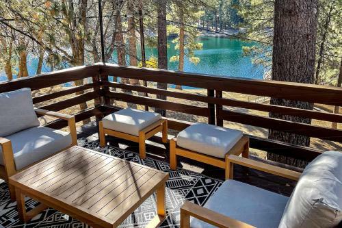 Lakefront Lodge