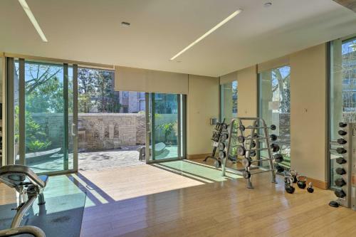 Apartamento Modern Irvine Condo With Pool - 7 Mi To Beach!