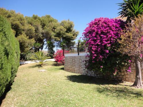 Beautiful Villa Montebello In Benajarafe With Private Salt Pool