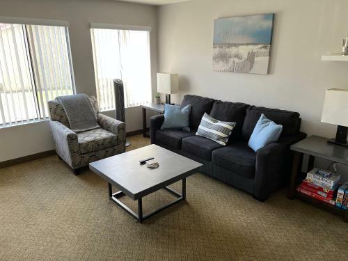 Peaceful 2br Condo - Great Spring Time Getaway!