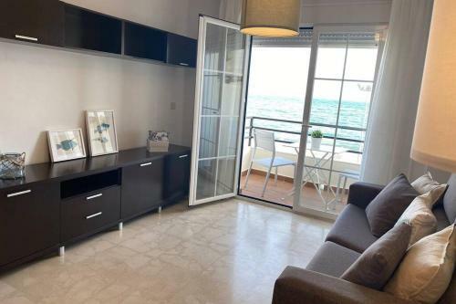 Apartamento Primera L�nea Playa. Vistas Al Mar