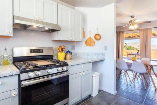 Made In The Shade - Central, Hot Tub, Ac, Sleeps 8