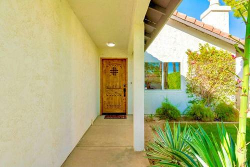 Luxe Cove Retreat ? Heated Pool ? Spa ? 31+ Days