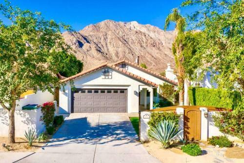 Luxe Cove Retreat ? Heated Pool ? Spa ? 31+ Days