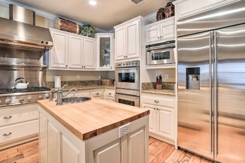 Huge Lake Arrowhead Home With 3 Decks And Grill!