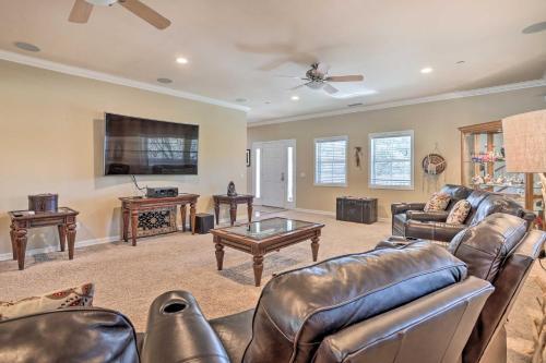 Huge Lake Arrowhead Home With 3 Decks And Grill!