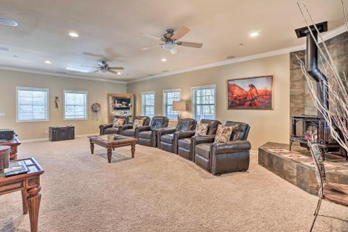 Huge Lake Arrowhead Home With 3 Decks And Grill!