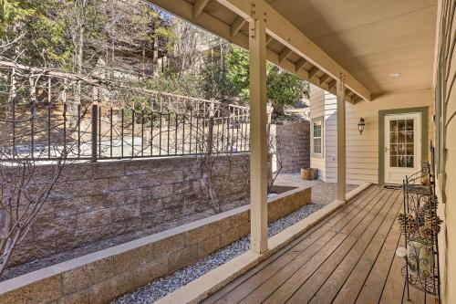 Huge Lake Arrowhead Home With 3 Decks And Grill!