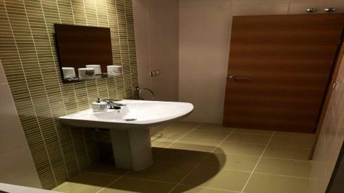 Excepcional Chalet Adosado de Lujo "vente Al Para�so"