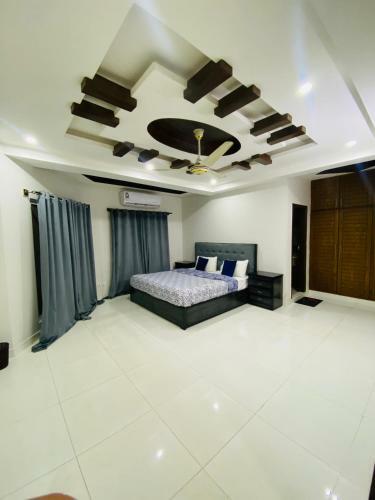 2 Bed Luxury Apartment E11 For Family