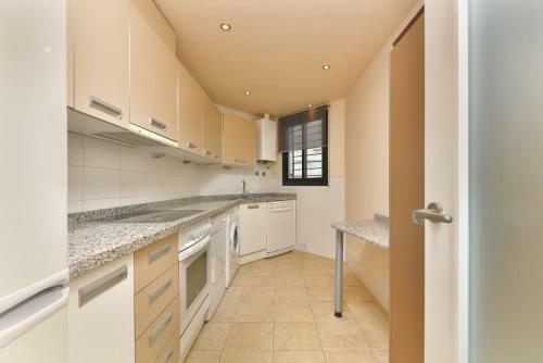 Amplio Apartamento de 2 Dormitorios Vista Mar Lateral
