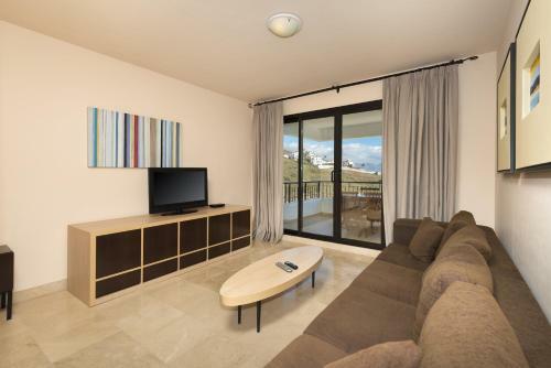 Amplio Apartamento de 2 Dormitorios Vista Mar Lateral
