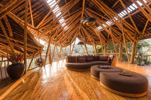 Villa Sharma Springs 5 Bds Luxurious Bamboo Mansion Pool