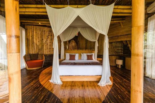 Villa Sharma Springs 5 Bds Luxurious Bamboo Mansion Pool