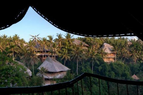 Villa Sharma Springs 5 Bds Luxurious Bamboo Mansion Pool