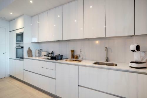 Sealine Brand New Apartment In Torrox Costa