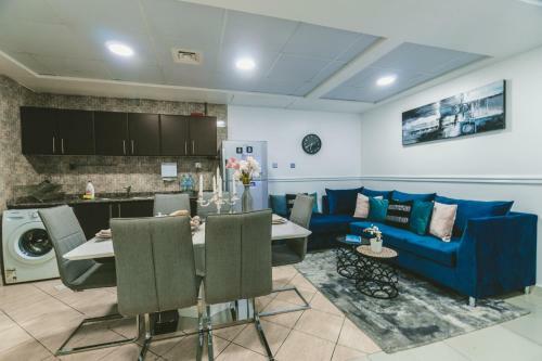 A C Pearl Holiday Homes - Pristine Marina View Apartment