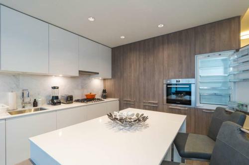 Apartamento Stunning View Luxury 2br Plus Den Condo In Burnaby