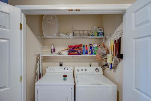 Immaculate Condo Prime Orange Beach Location With Spectacular Views