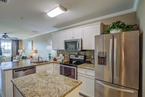 Immaculate Condo Prime Orange Beach Location With Spectacular Views