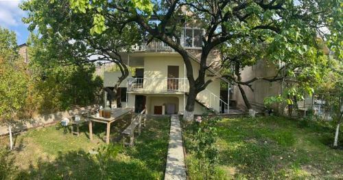 Townhouse 20min Drive To Yerevan