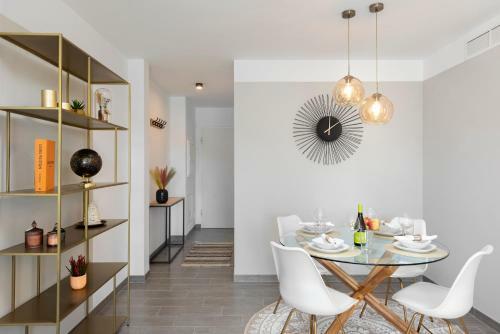 Cala de Mijas 2 Bedroom Apartment With Parking And Pool