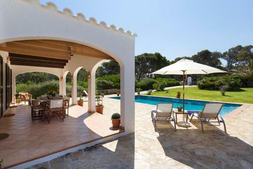 Casa Con Jard�n Y Piscina - Morell Onze