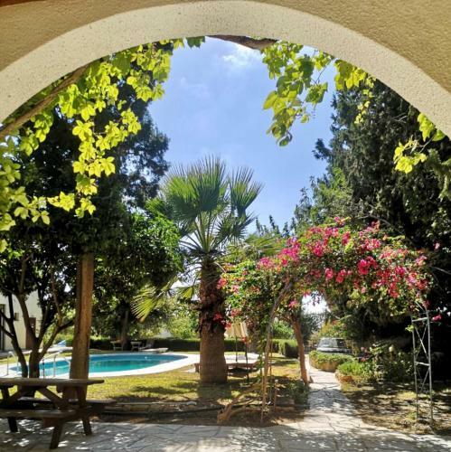 Apartamento 2 Bed Cottage With Pool & Garden