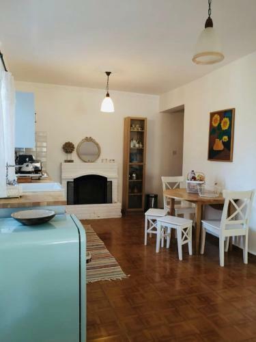 Apartamento 2 Bed Cottage With Pool & Garden