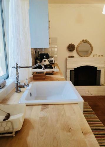 Apartamento 2 Bed Cottage With Pool & Garden