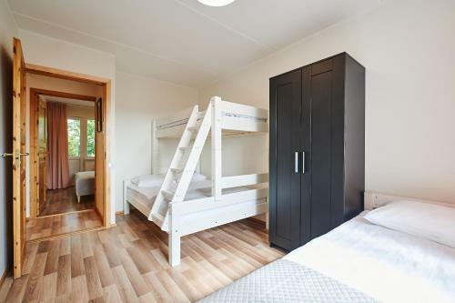 Freshly Renovated Family Apartment