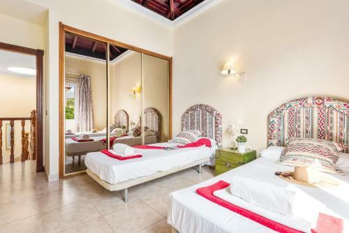 Hermosa Villa Chayofa Con Piscina Y Terraza