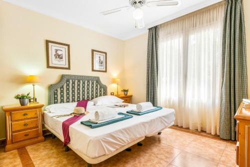 Hermosa Villa Chayofa Con Piscina Y Terraza