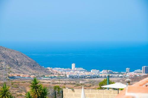 Hermosa Villa Chayofa Con Piscina Y Terraza